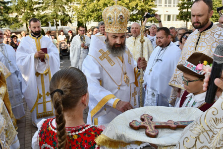 Uloženie rilikvie a posviacka ikon